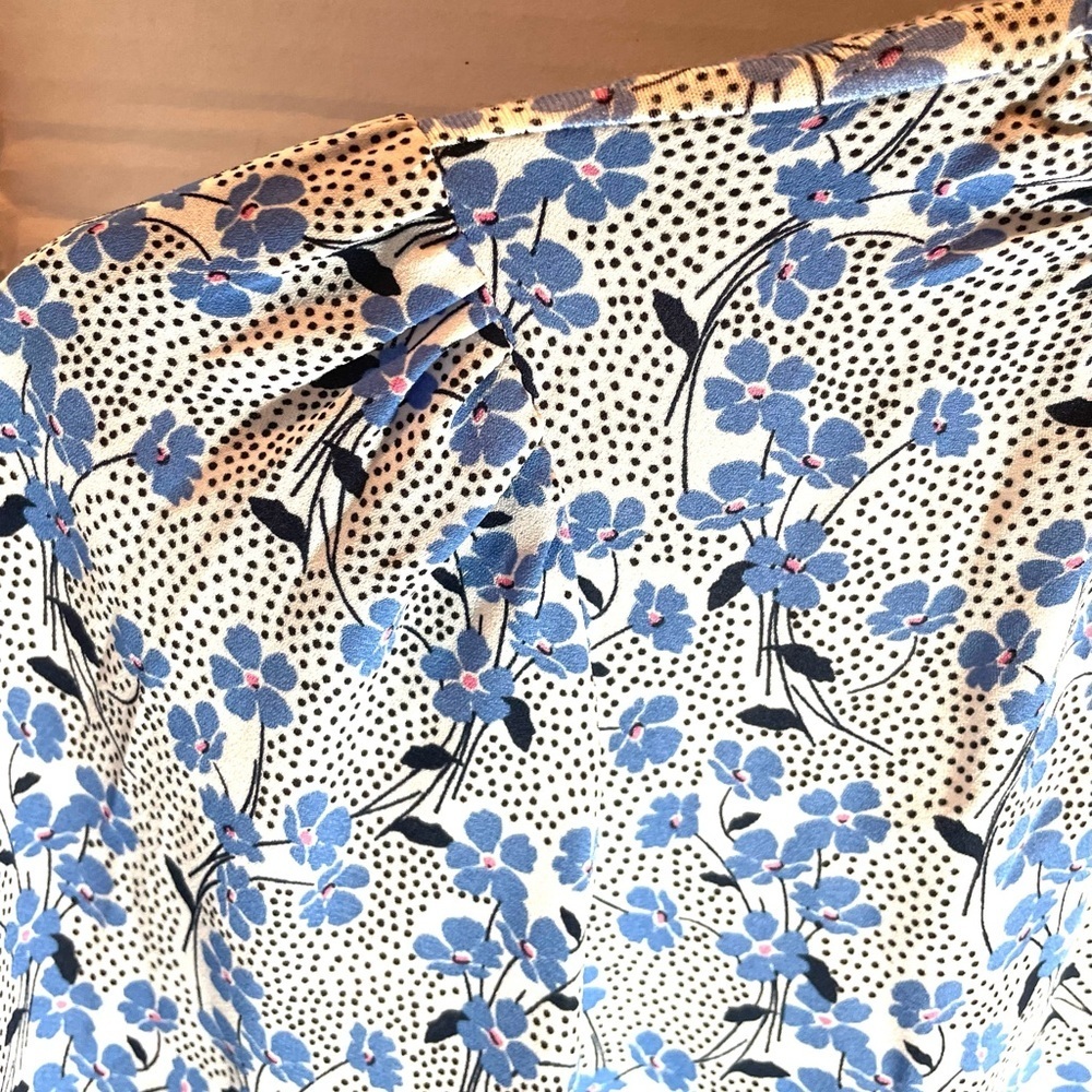 “LOFT Blue Floral Tie Neck Blouse Romantic Boho Cottagecore” Sz. Small - Picture 9 of 12